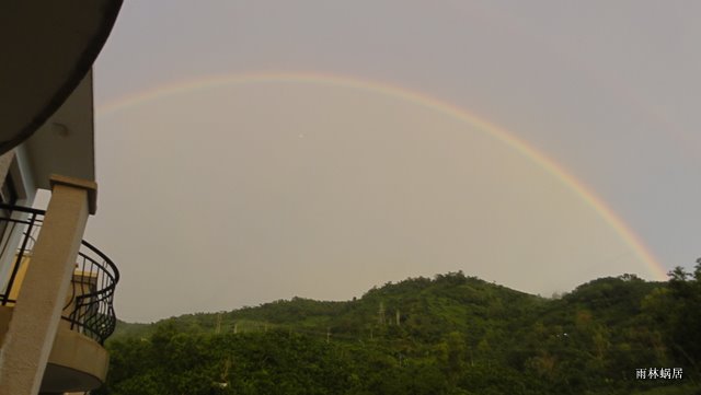 雨后彩虹上阳台